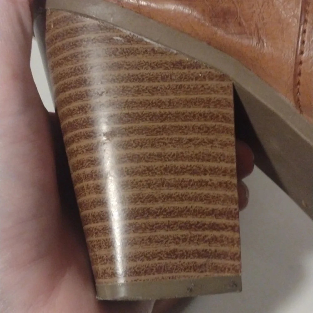 Quinn “Dakota” western moto ankle bootie size 8.5